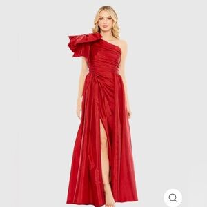 Woman bow one shoulder red gown